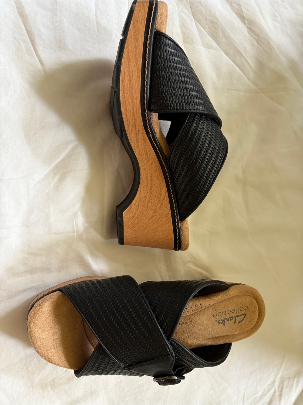 Clark’s Collection wedge sandal size 6 black new without tags